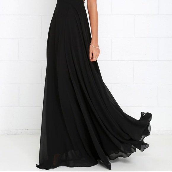 Lulu’s black maxi dress - Picture 4 of 8